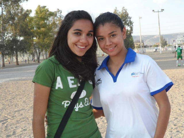  在我们的俱乐部 